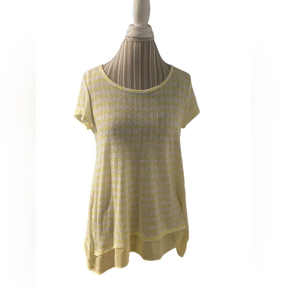 New York and Company size medium yellow striped super soft excellent condition